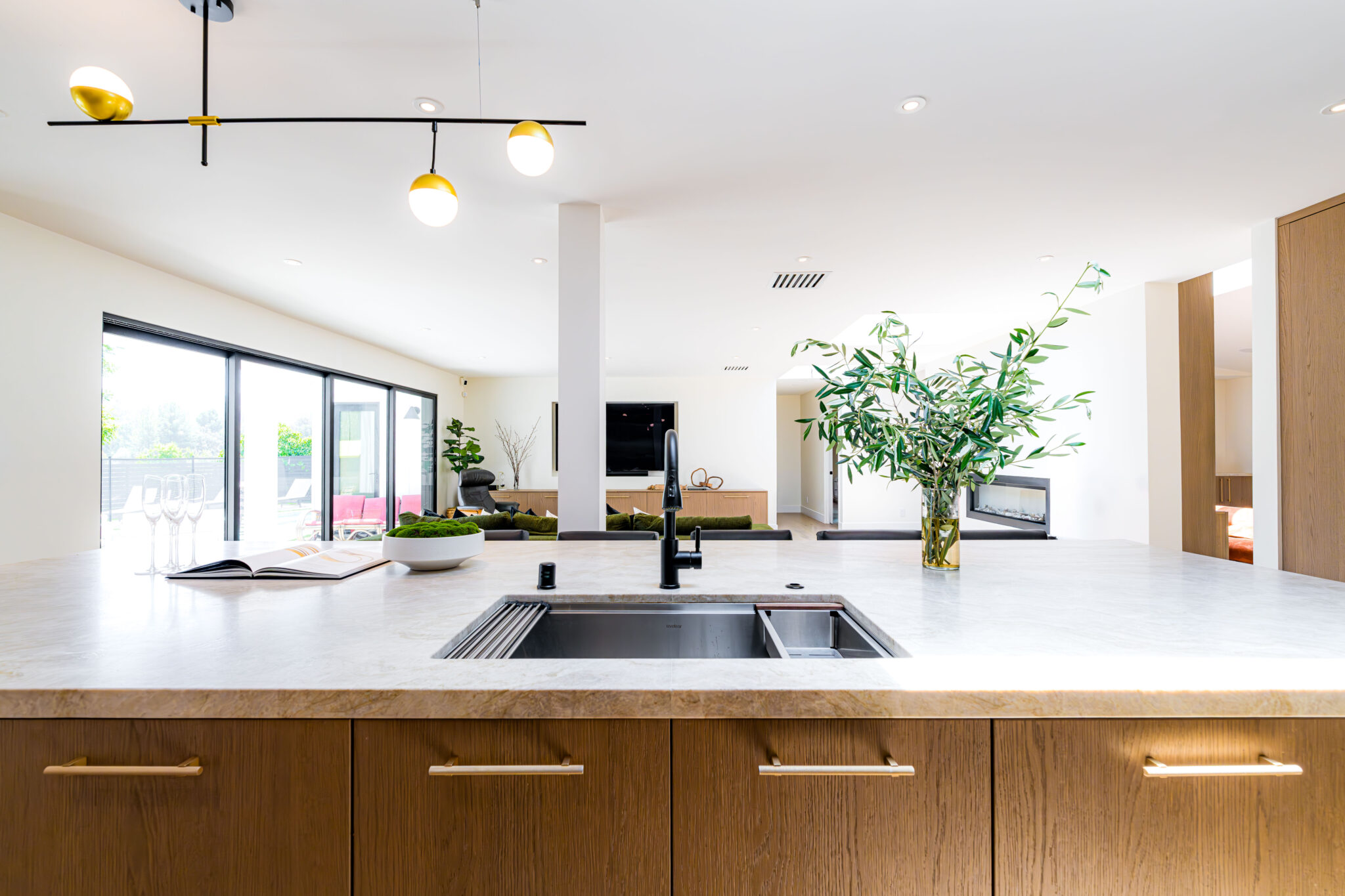 Contemporary Open Plan Kitchen Kitchen Remodel by CONSTRUCTION BY MAYA INC. project photo 2